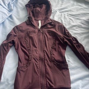 Lululemon lightweight jacket. Size 4. Color maroon.